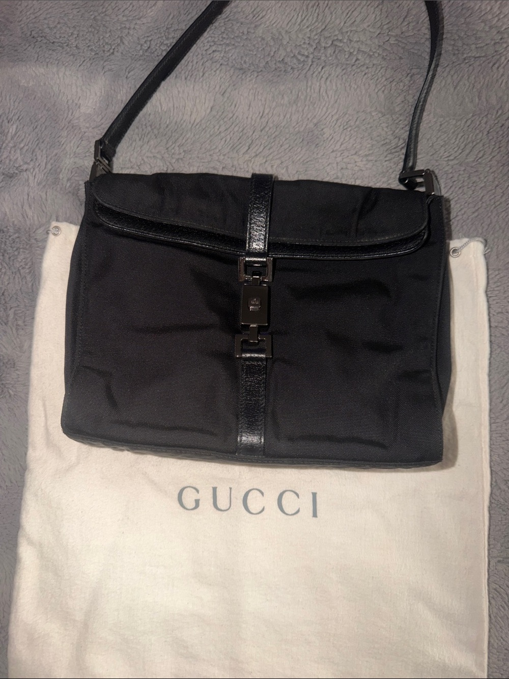Preloved Vintage Gucci Jackie shoulder bag crafted in black nylon with metallic